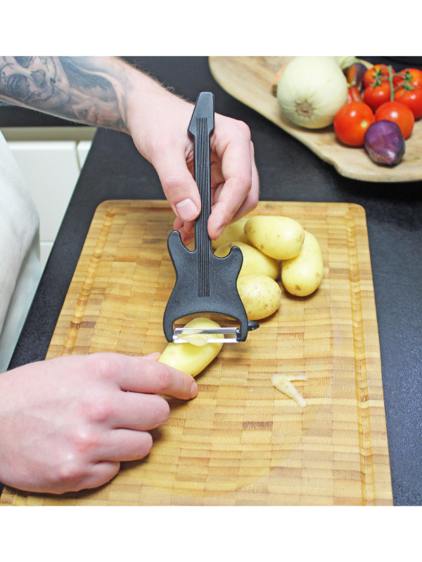 4260767641571 Ljuštilica za povrće Gitara - Image 1